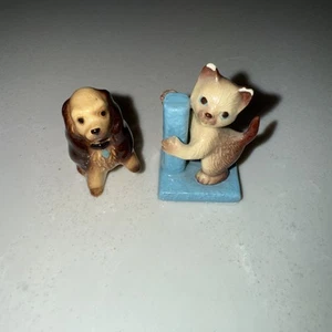 Freundliches Katzen- und Hundepaar Keramik glänzende Oberfläche - Bild 1 von 15