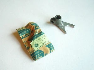 YAMAHA SHIFT FORK # 2  248-18512-01-00 AT1 CT1 DT100 HT1 MX100 RS100 YZ 1969-81 - Picture 1 of 1