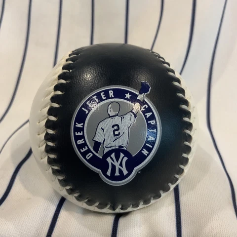 New York Yankees 2017 Derek Jeter Retirement Souvenir baseball collectible ball Cover