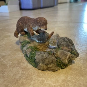 Vintage Otter With Fish Pond Ceramic Figurine Cute Realistic NOS with Box - Picture 1 of 9