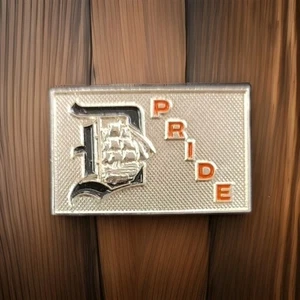 Vintage Pride of Baltimore? DETROIT TIGERS? Lapel Pin Clipper Ship Maryland EUC - Bild 1 von 3