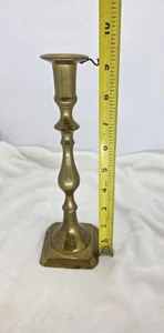 Candelabro vintage de latón con gancho amortiguador de velas de 9,25 pulgadas de alto - Imagen 1 de 16