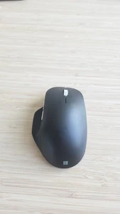 Microsoft BLACK Bluetooth Ergonomic Mouse w/Thumb Rest & Precise Tracking - Afbeelding 1 van 3