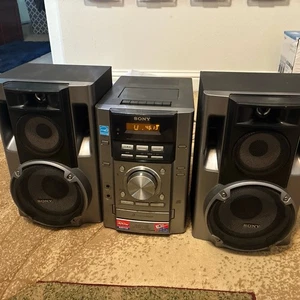 Sony HCD-EC70 Stereo System 3-Disc CD AM/FM (WORKS except TAPE) No Remote - Picture 1 of 11