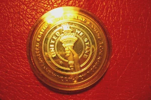 New York New York Ten Dollar Silver Coin .999 Fine Silver United We Stand - Picture 1 of 2