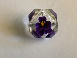 Spilla vintage Lucite VIOLA fiore a forma di ottagono spilla 1 1/4" - Foto 1 di 5