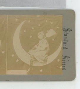 Barredora de estrellas con escoba en la luna Stereoview - Imagen 1 de 2