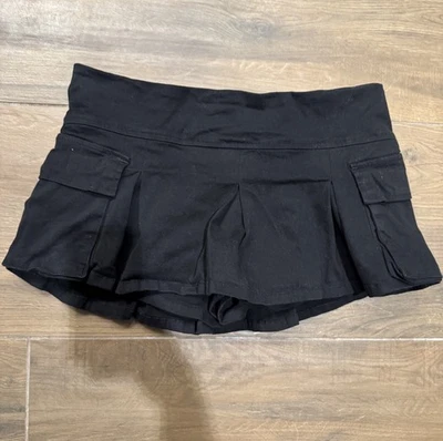 Mini Skort Almost Famous Cargo Micro L Negro Foto 1 de 4
