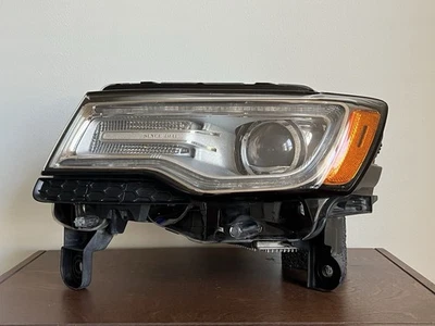 Jeep Grand Cherokee 2014 2015 Summit Adaptive OEM Headlight HID Left Driver Side - Image 1 of 4