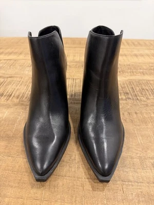 Botín occidental Gianni Bini Huttsen de cuero negro con tacón apilado talla 9,5 Foto 1 de 4