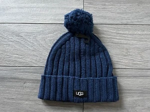 UGG MENS RIB KNIT POM BEANIE, BLUE, BLACK, NWT, ONE SIZE - Picture 1 of 4