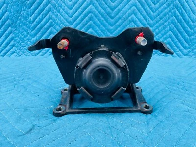 Крепление двигателя для Lexus LX570 Land Cruiser с кронштейном со стороны пассажира 2008-2021 от оригинального производителя - Изображение 1 из 4