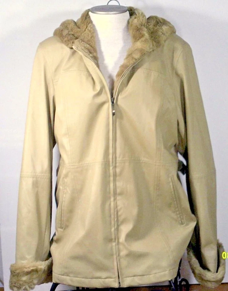 Chaqueta de polivinilo cervatillo liso vintage BLANCO CIERVO para mujer talla L/PIEL SINTÉTICA CON CAPUCHA  Foto 1 de 4