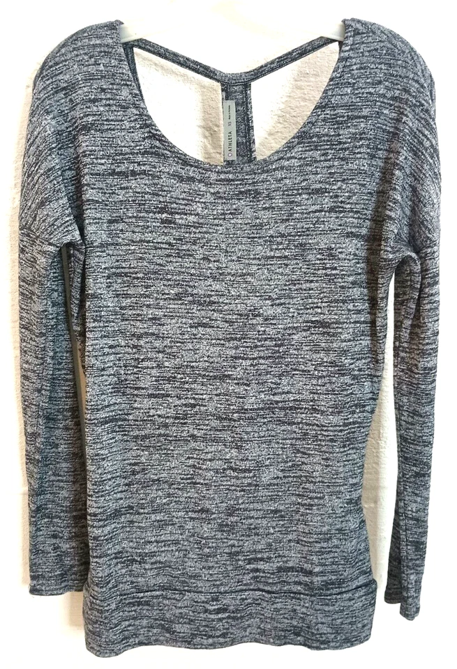 Camisa de yoga Athleta Pose en capas espalda abierta manga larga talla XS gris jaspeado espalda en T Foto 1 de 4