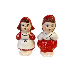 Vintage Kissing Salt & Pepper Shakers - Picture 1 of 7