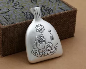 D07 Colgante Mano Buda con Flor Corazón Sutra Murciélago Plata Fina - Imagen 1 de 5