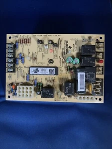 YORK 265902 Furnace Control Circuit Board 50A56-243 SOURCE 1 used #D555 - Picture 1 of 2