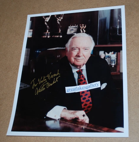 Walter Cronkite Signed 8X10 Photo Autograph Broadcast Anchor Cover