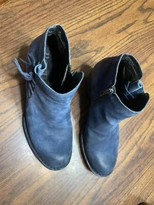 Born Bessie Boots Low Block Heel Blue Suede Leather Boho Bootie Women's size 7M - Picture 1 of 7