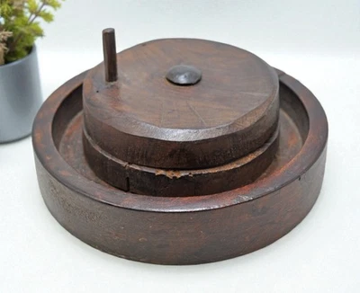 Ancien Jouet En Bois Petit Moulin À Grains Original Ancien Sculpté À La Main - Bild 1 von 4