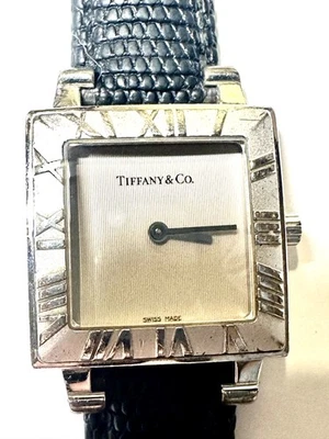 Reloj Tiffany Atlas de plata esterlina para damas números romanos correa de lagarto muy bueno Foto 1 de 4