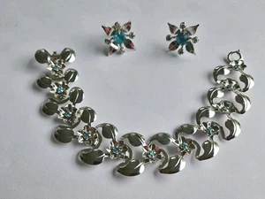 Bugbee Niles BN Silver Tone w/ Blue Rhinestones Screw Back Earrings & Bracelet  - Picture 1 of 5