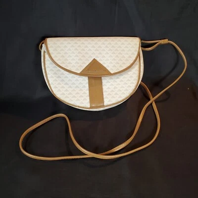 Cartera cruzada vintage Liz Claiborne 1984 recubierta con logotipo geométrico con ribete de cuero Foto 1 de 4