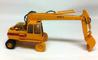 1/50 Excavator Broyt X31 wheels version - High Quality Resin KIT - Image 1 of 4