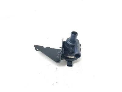 Volkswagen Touareg I 2004 Bomba de agua refrigerante auxiliar eléctrica 7L6121079A 128kW Foto 1 de 4