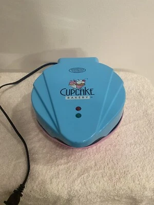 Kitchen Mini Cupcake Maker. Mini Pancake Maker! Hot! Make 7 Mini Cupcakes - Image 1 of 4