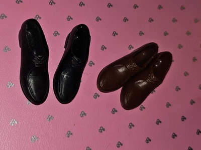 DE COLECCIÓN BARBIE'S KEN AÑOS 60 TRAJES MARRÓN Y NEGRO PARES DE MOCASINES / ZAPATOS JAPÓN Foto 1 de 4