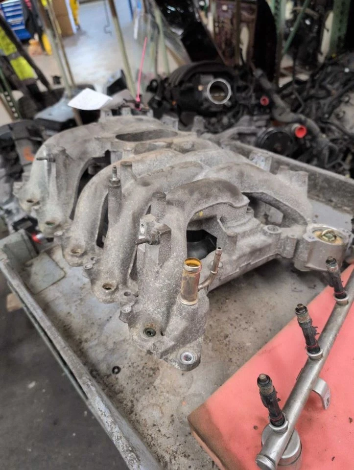 Intake Manifold 6.8L 10-415 Upper Fits 09-12 FORD E350 VAN 1021018 - Image 1 of 1