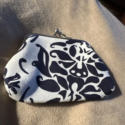 Шикарный черно-белый цветочный принт Kiss Lok изменить сумочки - Изображение 1 из 4