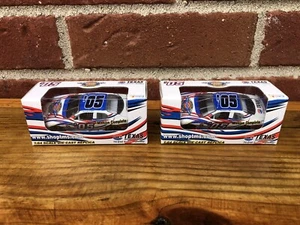 NASCAR Texas Motor Speedway, 2005 Dickies 500, zwei 1/64" Diecast Rennwagen - Bild 1 von 5