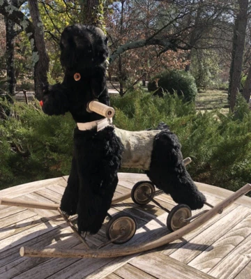 Jouet ancien CHIEN CANICHE PAILLE  A BASCULE OU A ROULETTES - Photo 1/4