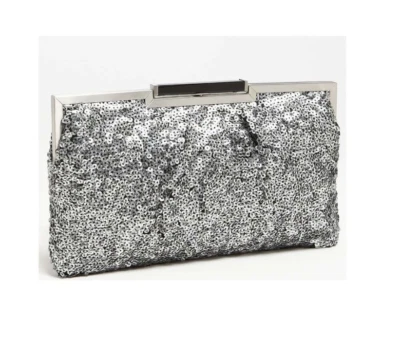 Cartera para mujer Sondra Roberts plateada con lentejuelas L66921 Foto 1 de 3