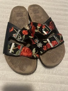 Women's Muk Luks Slide Sandals w/ Buckle Straps, Black Embroidered 10” Toe-heel - Picture 1 of 6