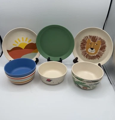 Juego de platos y cuencos de melamina PILLOWFORT Jungle & Space 8 piezas Foto 1 de 4