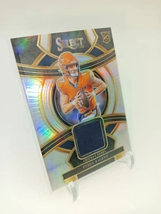 2023 Select Football Tyson Bagent RC Rookie Swatches Silver /99 #RSW-TBA - Bild 1 von 2