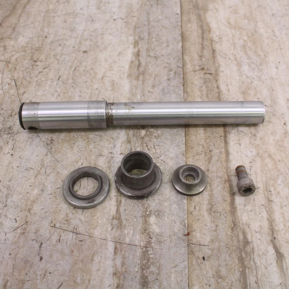 BMW K100 1985 eje delantero con espaciadores  Foto 1 de 4