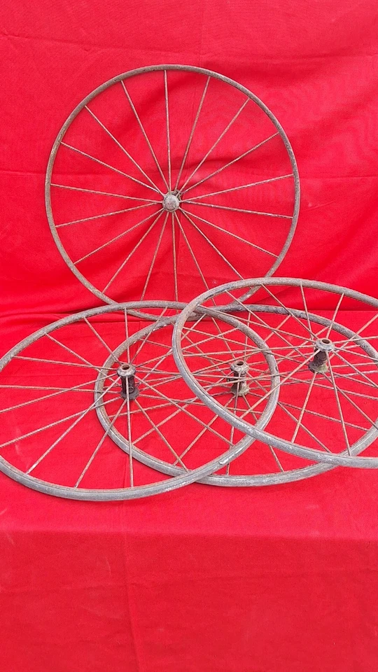 4 Roues Ancienne  landeau 1900 Vintage  - Photo 1/4