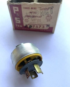 Tapa de agarre de cable de metal con bloqueo giratorio de tres cables P&S de colección - Nuevo de Lote Antiguo - Imagen 1 de 5