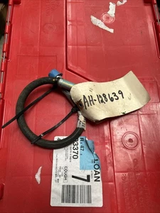 John Deere AH128639 HYD HOSE - Picture 1 of 5