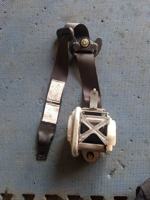 Cinturón de seguridad negro para pasajero delantero Hyundai Elantra 2011-2016 sedán 88820-3Y000-RY Foto 1 de 4