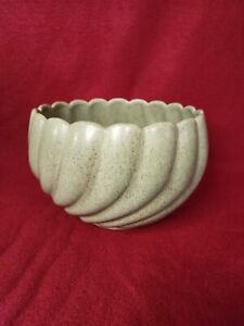 Sadzarka ceramiczna Haeger #4009 Art Deco - zielone przegrzebki falowe