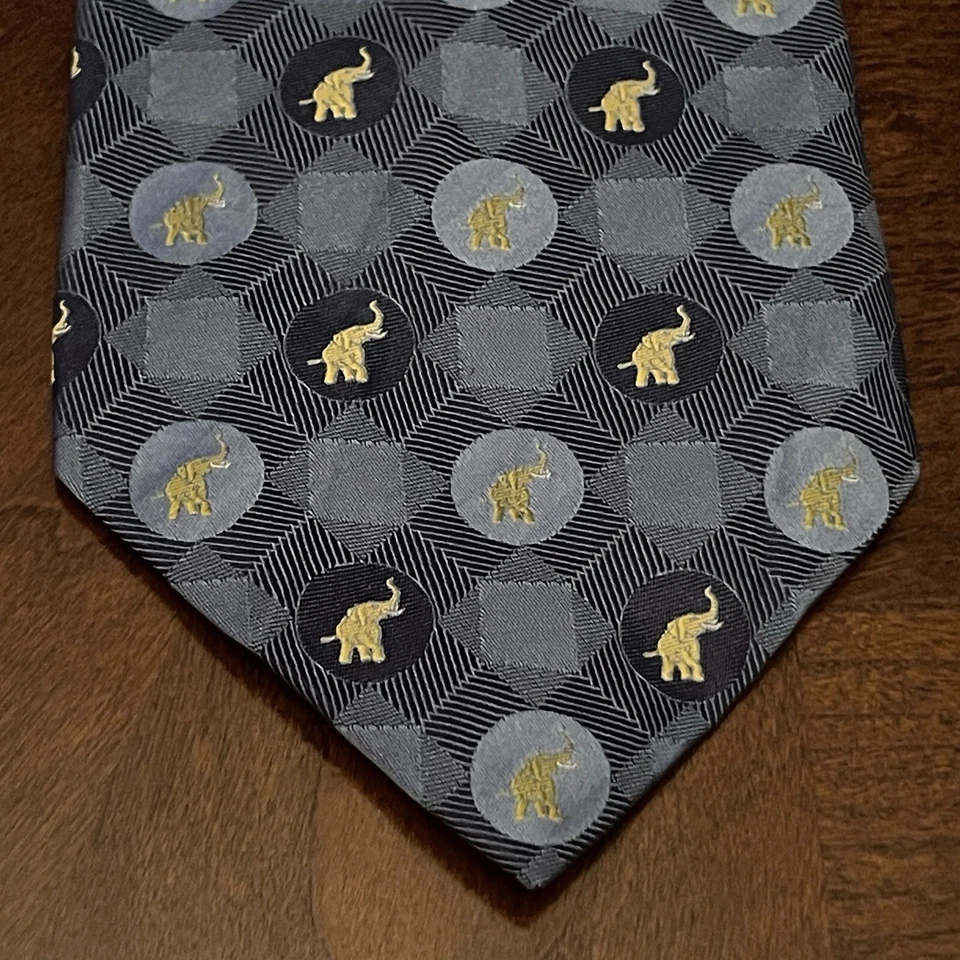 Corbata de Colección Jim Thompson Azul Seda Para Hombre Hecha en Tailandia Estampado de Elefante Foto 1 de 4