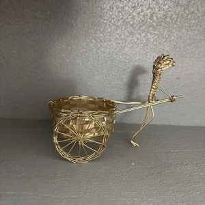 Estatuilla de colección arte alambre decoración hombre montar tirando carro mediados de siglo mod rickshaw - Imagen 1 de 7