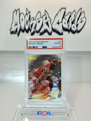 1998 SKYBOX PREMIUM #23 MICHAEL JORDAN CHICAGO BULLS NM-MT 8 - Image 1 of 2