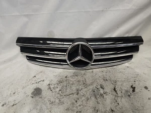 REJILLA CAPÓ DELANTERO MERCEDES CLK W209 FACELIFT A 209 880 02 23 AVANTGARDE - Imagen 1 de 7