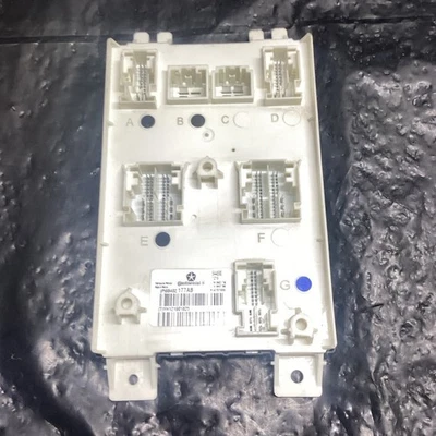 Chrysler Pacifica 2019 módulo de control de carrocería Mopar OEM 68402177AB Foto 1 de 4